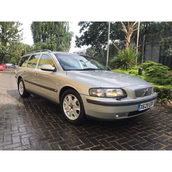 Volvo V70 - 2.4 Estate 5dr Petrol Manual (205 g/km, 140 bhp)