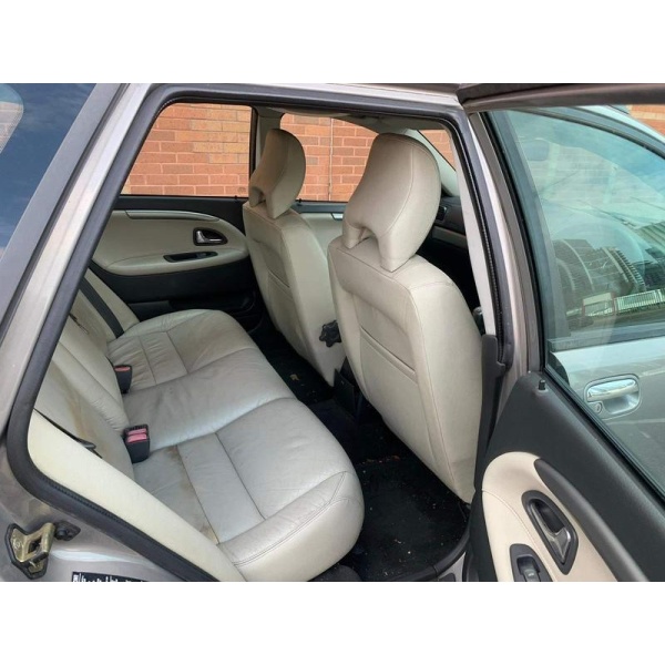 Volvo V40 - 1.9 Sport Lux 5dr