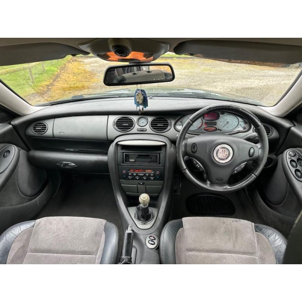 MG ZT - 2.0 135 CDTi + Saloon 4dr Diesel Manual (163 g/km, 129 bhp)