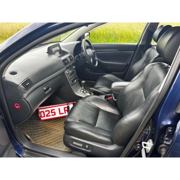 Toyota Avensis - 2.0 T SPIRIT VVT-I 145 BHP AUTOMATIC 5DR ESTATE