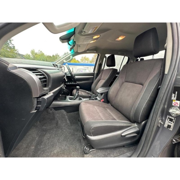 Toyota Hilux - D-4D Invincible Pickup 2.4 Manual Diesel