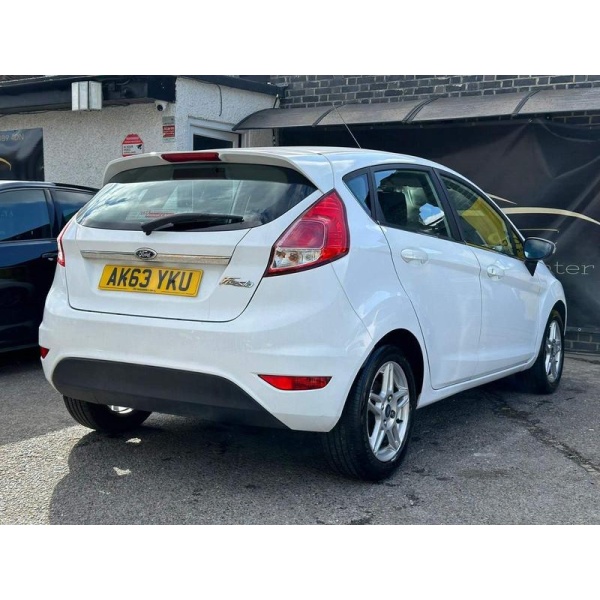 Ford Fiesta - 1.5 TDCi Zetec Euro 5 5dr