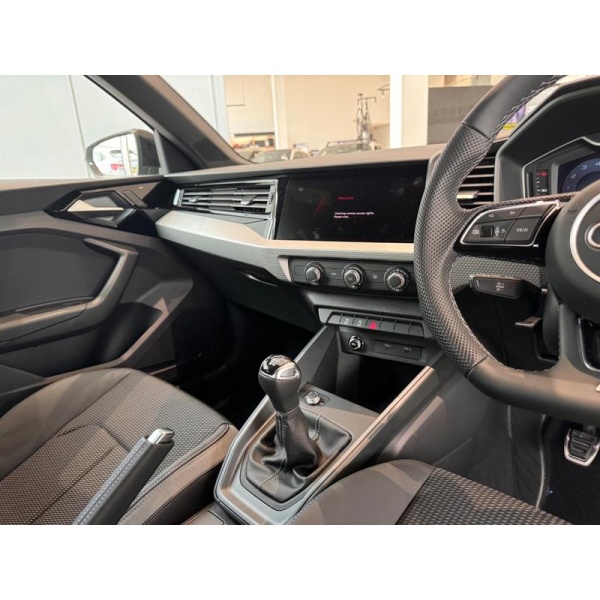 Audi A1 - 1.0 TFSI 25 Black Edition Sportback Euro 6 (s/s) 5dr