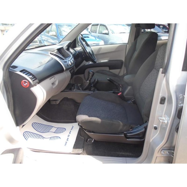 Mitsubishi L200 - 2.5 DI-D Warrior 4WD Euro 5 4dr (LB)