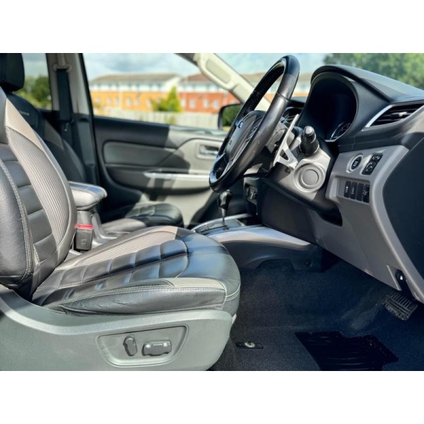 Mitsubishi L200 - 2.4 DI-D 4WD BARBARIAN DCB 178 BHP NO VAT NO VAT !!!!!!