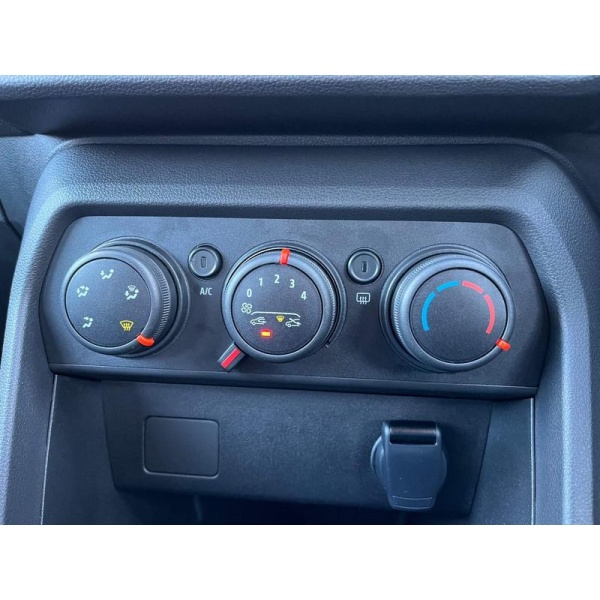 Dacia Sandero - Stepway Essential TCe 90 MY23 1.0 5dr