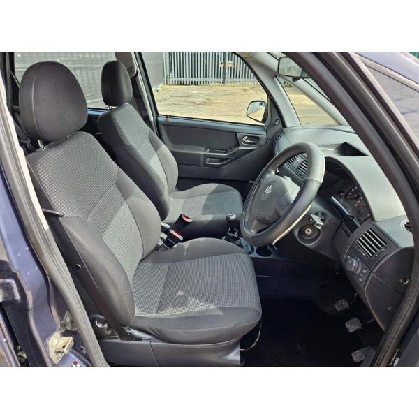 Vauxhall Meriva - 1.6i 16v Life 5dr