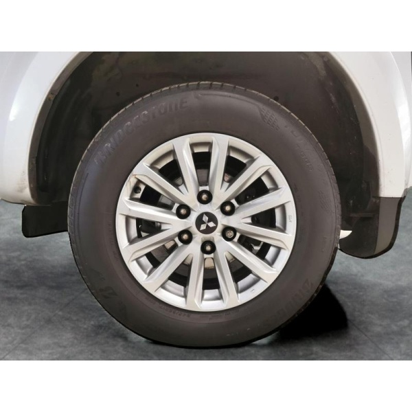 Mitsubishi L200 - 2.4 DI-D DC Warrior Pickup Double Cab 4WD (178 ps) - HEATED LEATHER