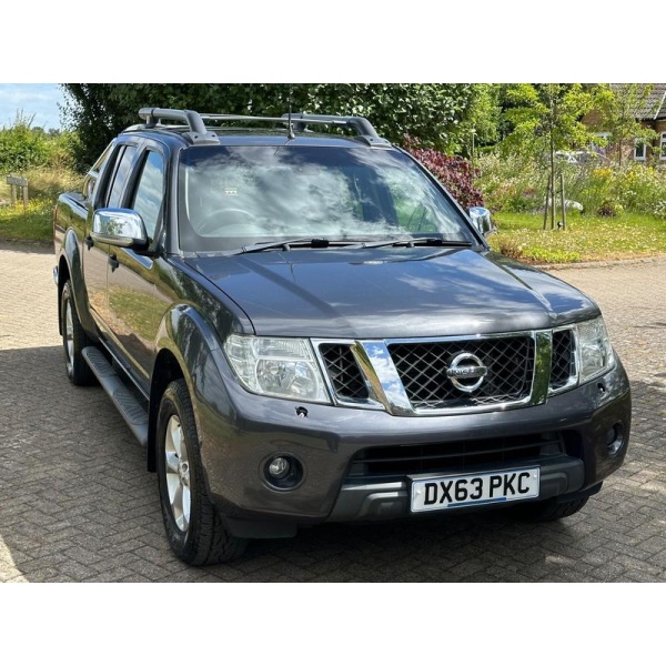 Nissan Navara - 2.5 dCi Tekna Auto 4WD Euro 5 4dr
