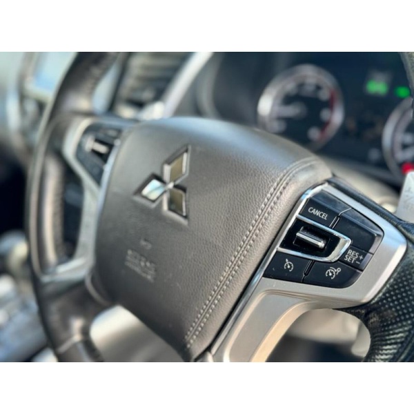 Mitsubishi L200 - 2.4 DI-D 4WD BARBARIAN DCB 178 BHP NO VAT NO VAT !!!!!!