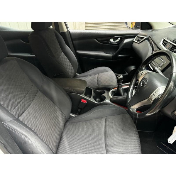 Nissan Qashqai - 1.2 DIG-T Acenta 2WD Euro 5 (s/s) 5dr