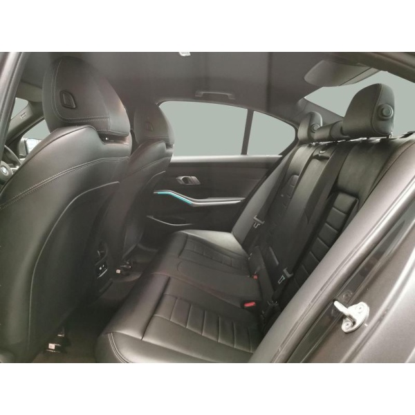 BMW 3 Series - 2.0 330e 12kWh M Sport Plug-in (292 ps) - BLUETOOTH - ADAPTIVE LED LIGHTS 4dr