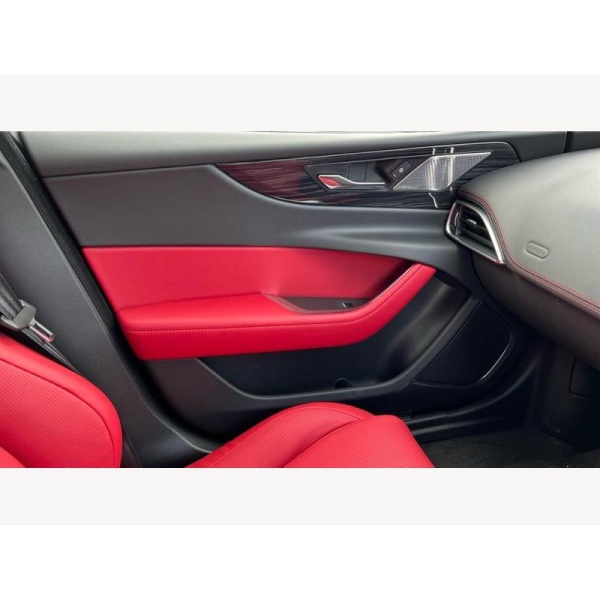 Jaguar XE - 2.0 P250i R-Dynamic HSE Black Auto Euro 6 (s/s) 4dr