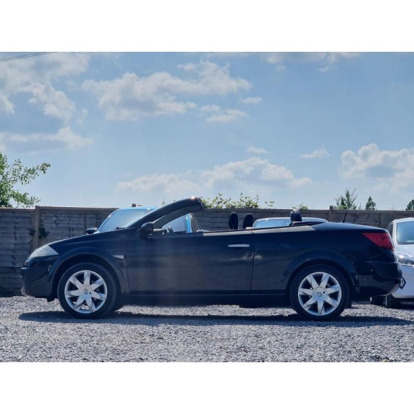 Renault Megane - 1.6 VVT Dynamique 2dr