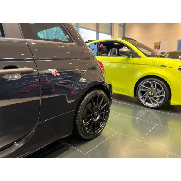 Abarth 695C - 1.4 T-Jet Competizione Cabrio Auto Euro 6 2dr