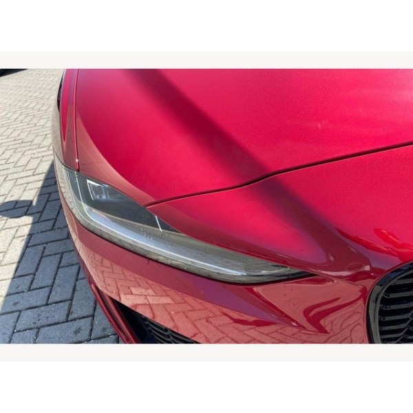 Jaguar XE - 2.0 D200 R-Dynamic SE Black 4dr Auto