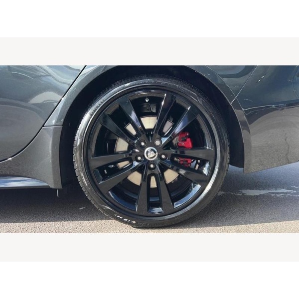 Jaguar XE - 2.0 P250 R-Dynamic HSE Black 4dr