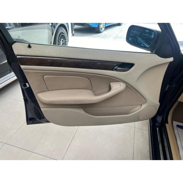 BMW 3 Series - 2.2 320i SE 4dr