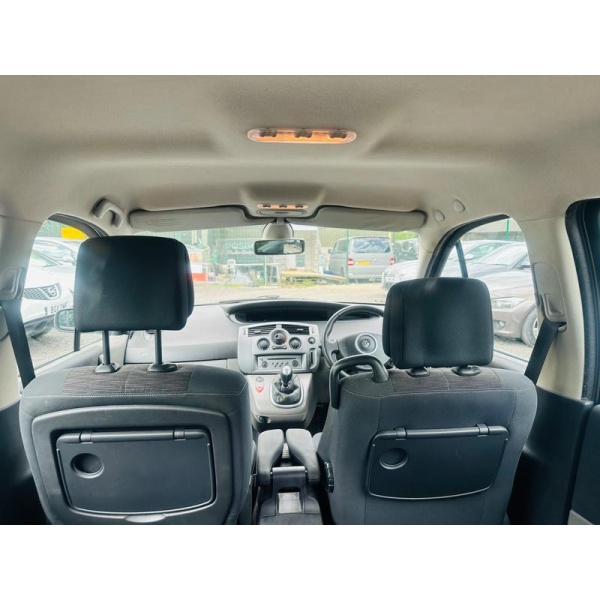 Renault Scenic - 1.6 VVT Dynamique 5dr