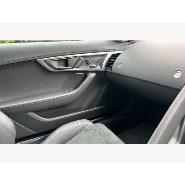 Jaguar F-type - 2.0 P300 R-Dynamic - MASSIVE SAVING!! -Heated seats and Heated steering whe 2dr