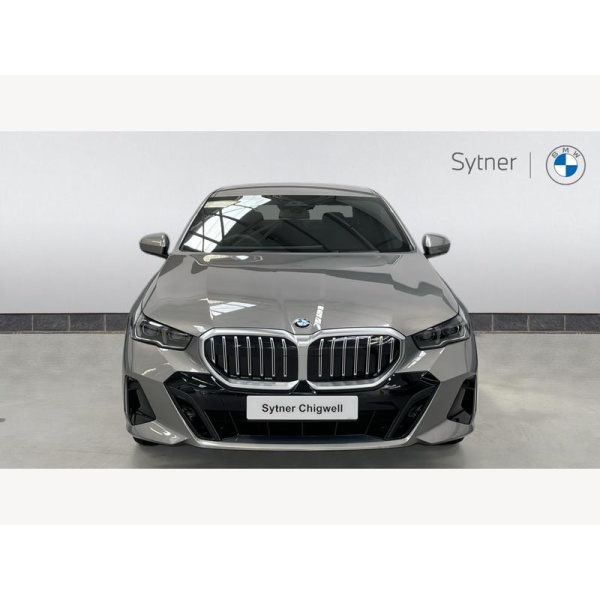 BMW 5 Series Saloon - BMW 520i M Sport 2.0 4dr