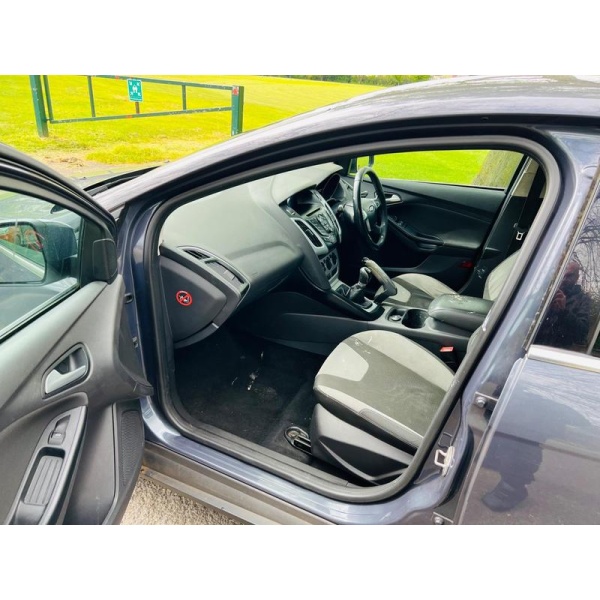 Ford Focus - 1.6 Zetec Euro 5 5dr