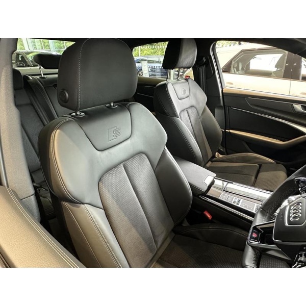 Audi A6 - AUDI A6 Black Edition 40 TDI quattro 204 PS S tronic 2.0 4dr