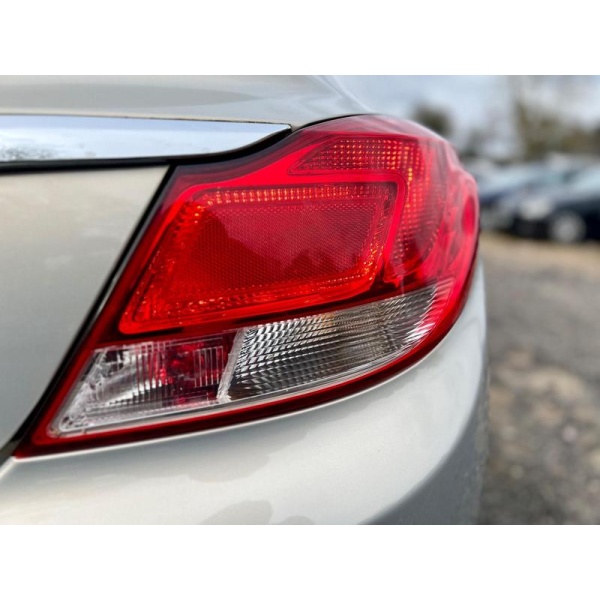 Vauxhall Insignia - 1.8i 16v Exclusiv Euro 5 4dr