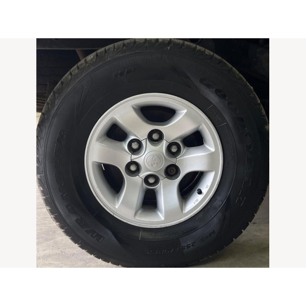 Toyota Hilux - 2.5 Invincible 4dr