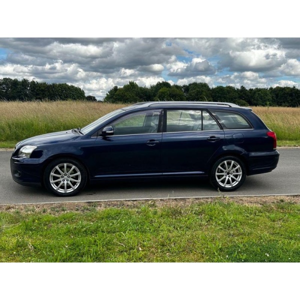 Toyota Avensis - 2.0 T SPIRIT VVT-I 145 BHP AUTOMATIC 5DR ESTATE