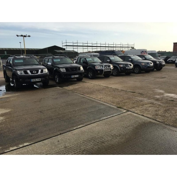 Nissan Navara - 2.5 dCi Outlaw 4dr