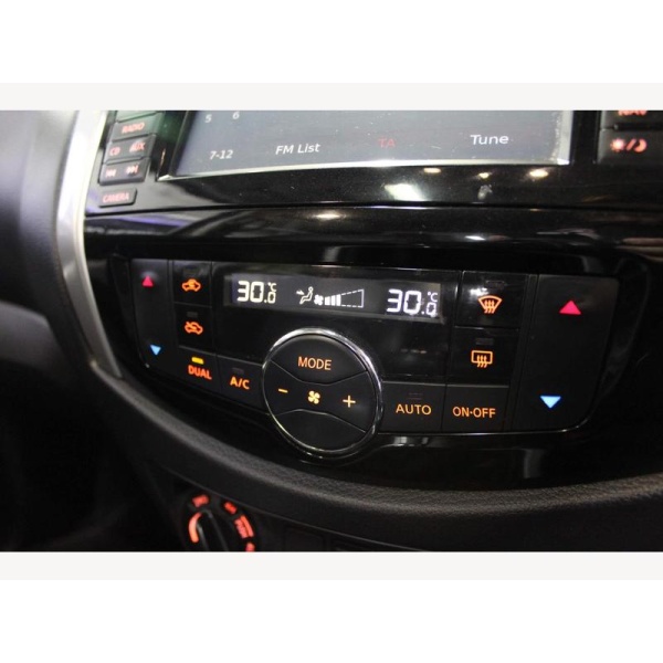 Nissan Navara - 2.3 dCi Tekna 4WD Euro 5 4dr