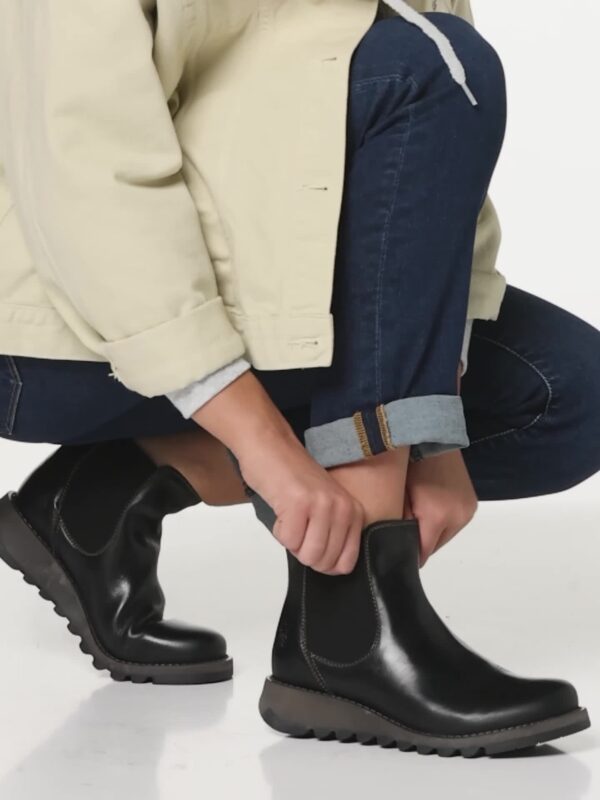 Fly London Women's Chelsea Boots