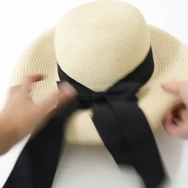 Qchomee Women Wide Brim Straw Hat with Bow, Beige