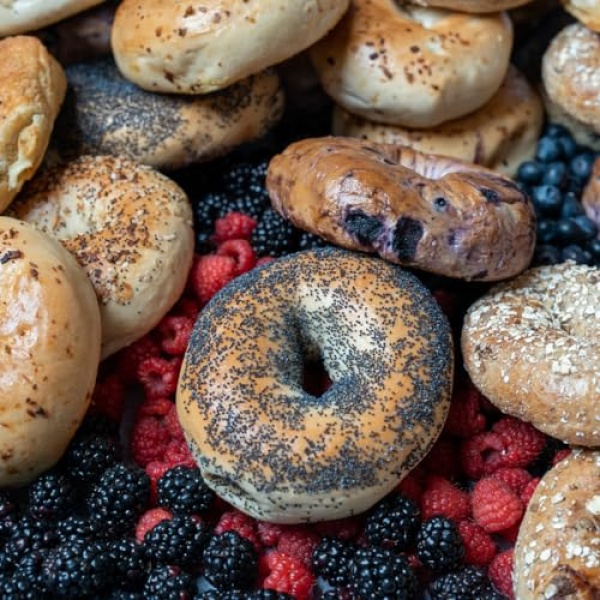 Just Bagels Blueberry Bagels - 12 Total, Non-GMO