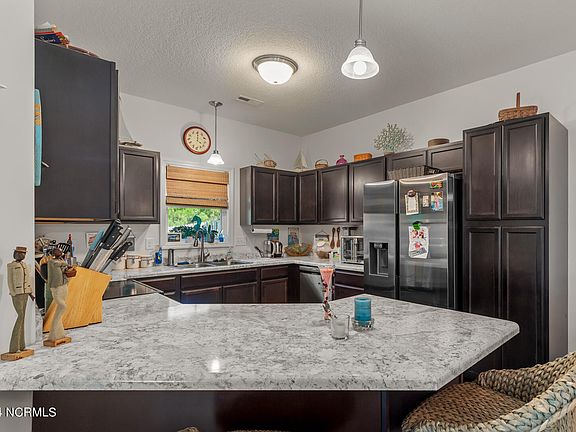 47 Greenbriar Lane, 63849 Gold City