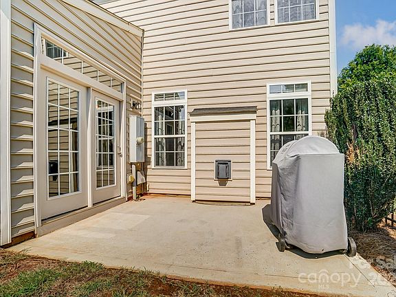 147 Silver Street, 90210 Bronze Town