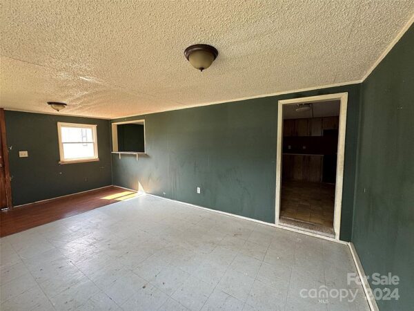 54 Elm Street, 38420 Emerald Town