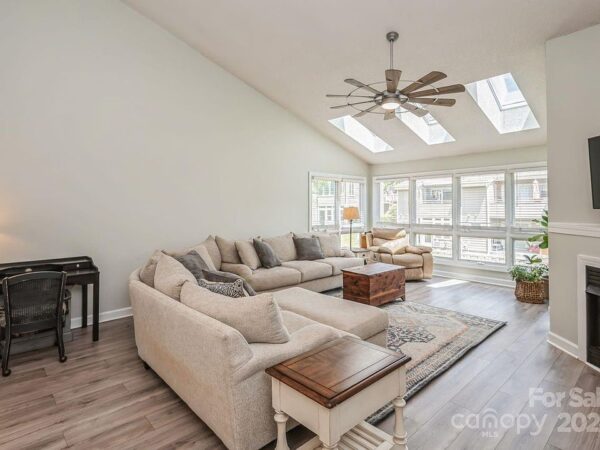 27 Willow St, 83601 Iron City