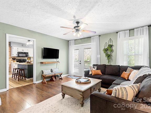 73 Dahlia Street, 48216 Copper City