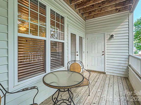 142 Silver Street, 65794 Steel Town