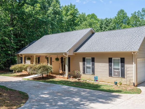 125 Jasmine St, 74829 Iron City
