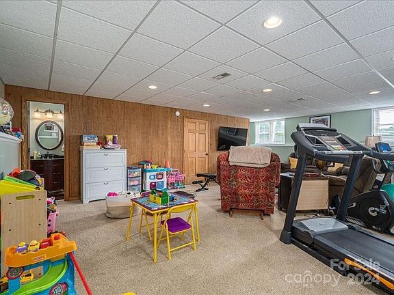 23 Fir Street, 86753 Iron Town
