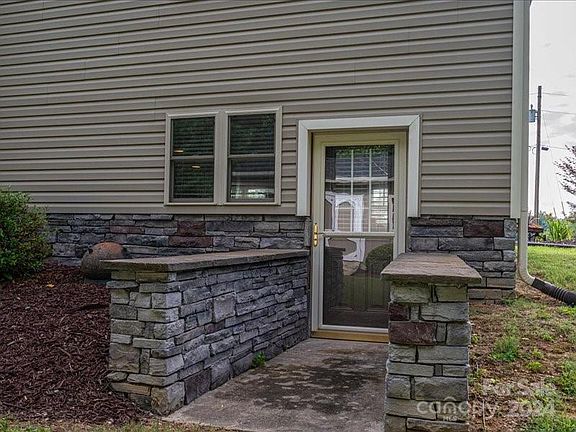 23 Fir Street, 86753 Iron Town