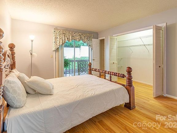 45 Holly Street, 78234 Gold Town