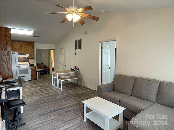 83 Fuchsia Avenue, 47205 Copper City