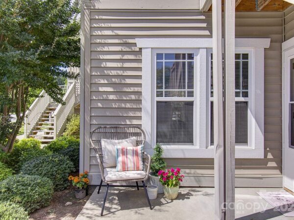 27 Jasmine St, 37492 Iron City