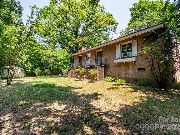 123 Rosewood Street, 67890 Platinum Town