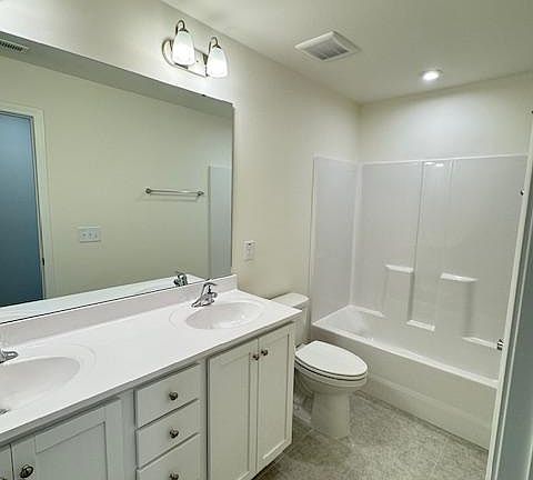 123 Rose St, 67890 Silver City