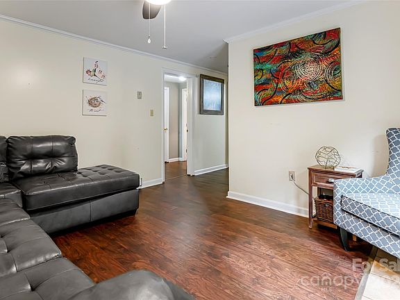 42 Tulip Street, 23456 Titanium City